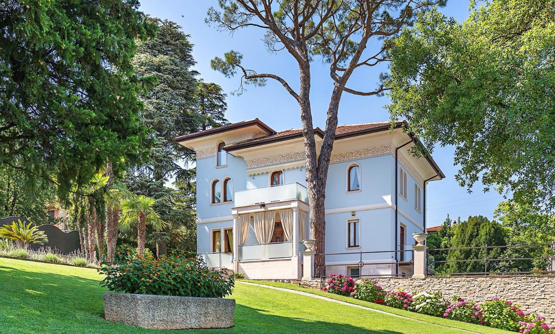 Villa Angela - Italian Homing Дезенцано-дель-Гарда Экстерьер фото